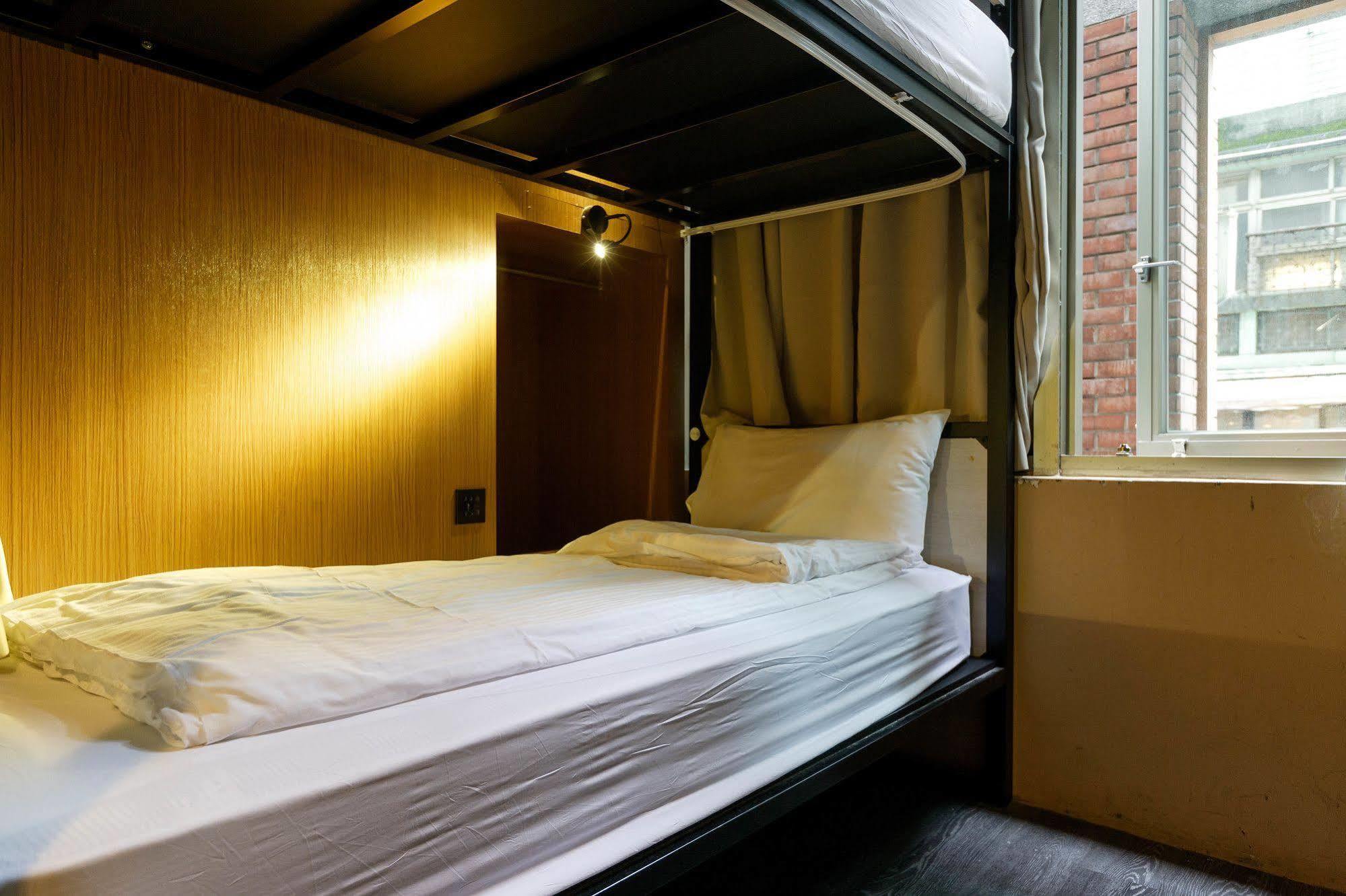 Angels Hostel Taipei Ximen Екстер'єр фото