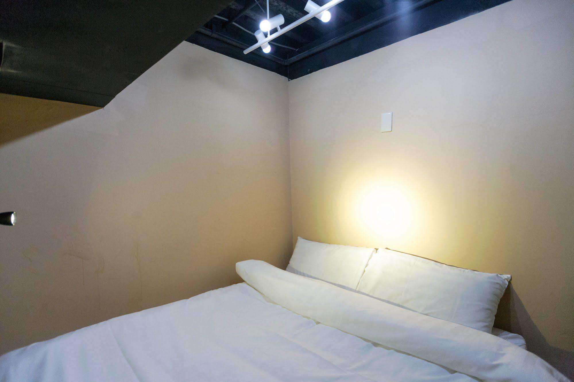Angels Hostel Taipei Ximen Екстер'єр фото